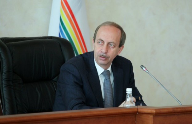 Pravitelstvo-zasedaet-624x404